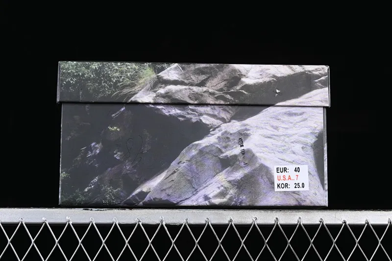 All Categories Nk SB Dunk Series Nk SB Dunk Low Low-top sneakers Nk Dunk Low Panda Prank-Jungle Crossing Crossing the Mountain to Enjoy Yourself Mountain Color SB Strap Low-top Casual Shoes FD0831-002